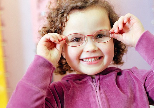8 patarimai, kaip tinkamai prižiūrėti vaiko akis
