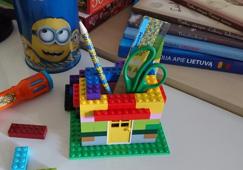 Mūsų namukas - pieštukinė iš Lego! 