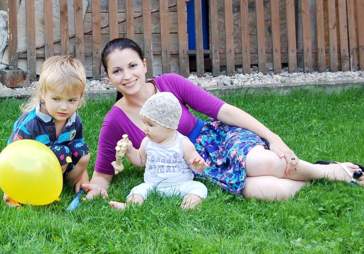 Versli mama Meda verslą pradėjo pasiuvusi sūnui nešynę