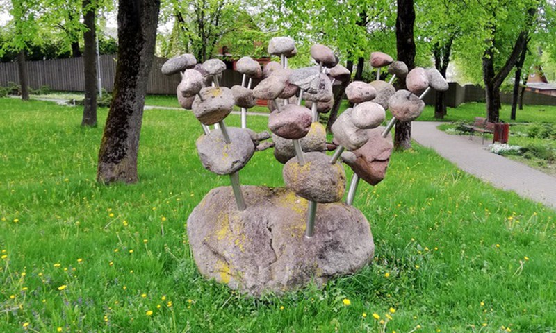 Vasaros gidas. Molėtų skulptūrų parkas.