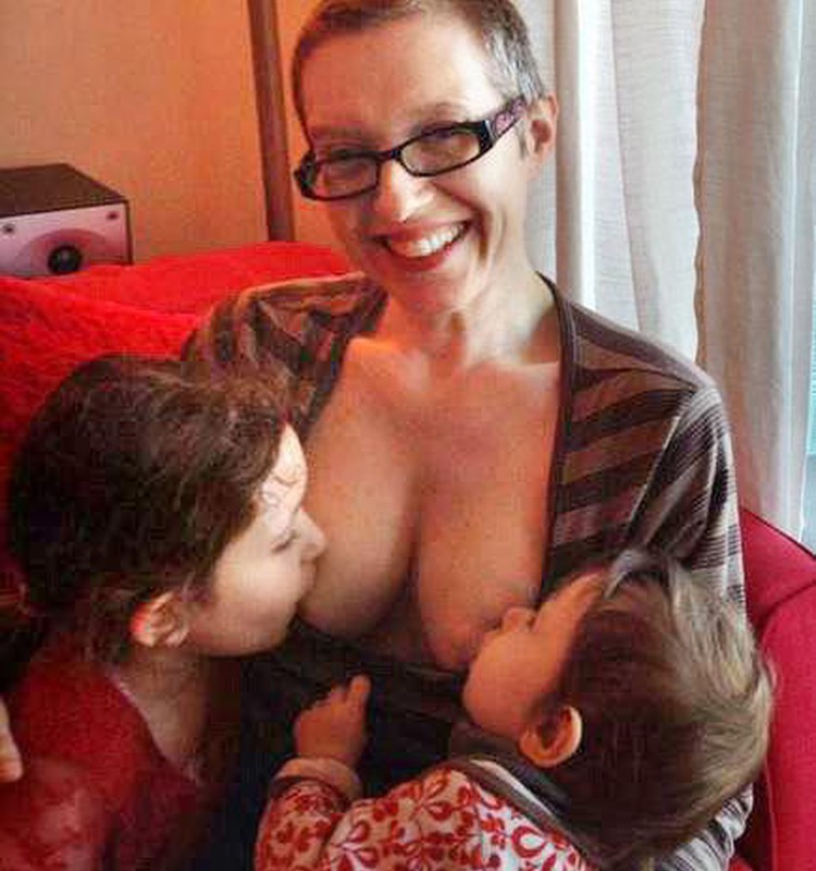 Mama žindo 6 metų dukrą ir nežada sustoti