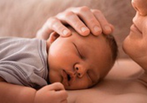 Iki 6 mėnesių viso pasaulio kūdikiai čiauška vienodai