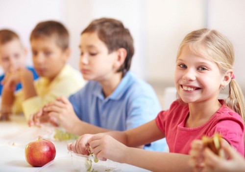 10 patarimų moksleiviams, kaip sveikai maitintis 