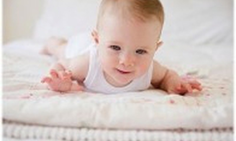 Kaip padėti mažyliams kovoti su pilvo diegliukais: tėvų patarimai