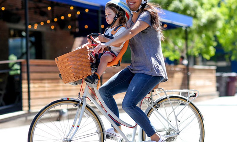 5 būdai vežti vaiką dviračiu