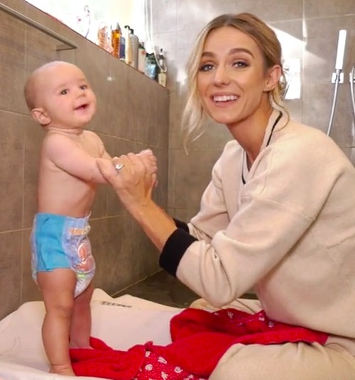 VIDEO: Kaip prižiūrėti mažylio odą maudynių metu?
