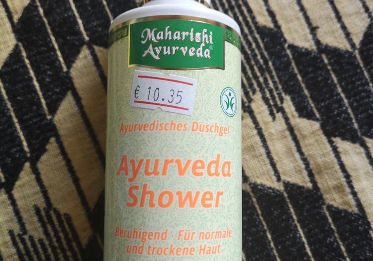 Ajurveda dušo gėlis primena aromatinę pirtį
