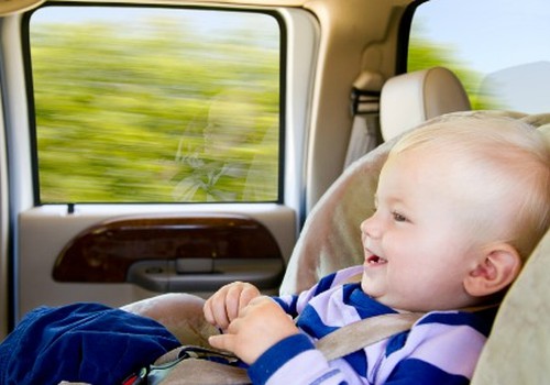 6 patarimai, jei vaiką pykina automobilyje