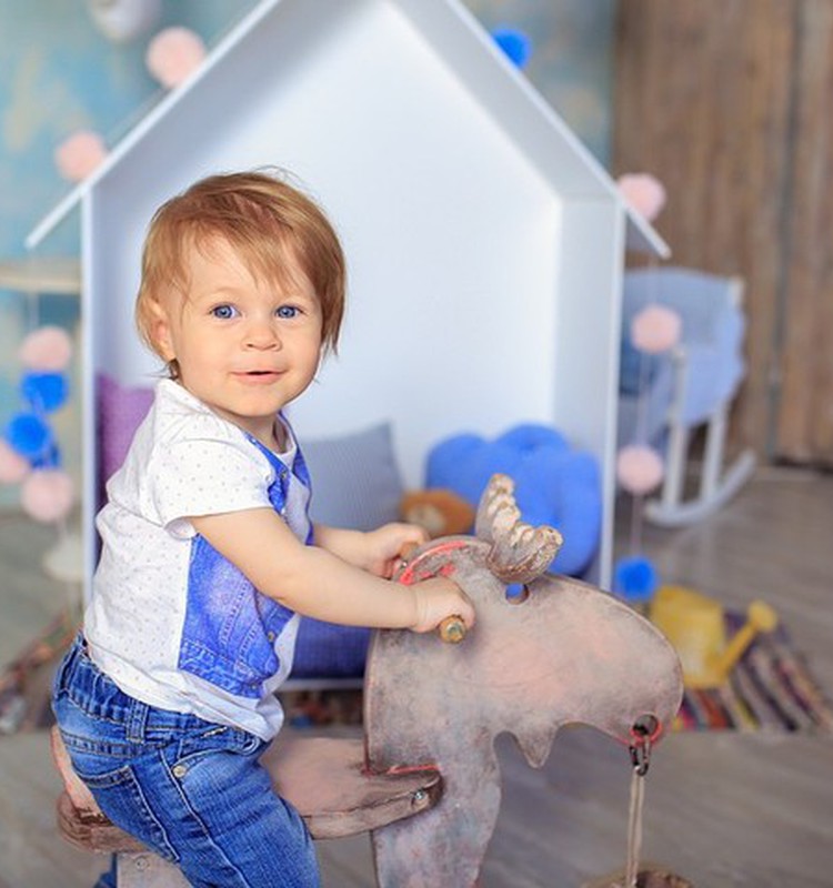 7 žaidimų idėjos, kai vaikas dar nori žaisti, bet mama jau pavargo