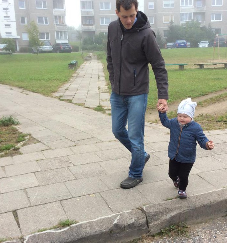 Išėjusi iš darželio dukrytė isteriškai verkia: ką tai reiškia?