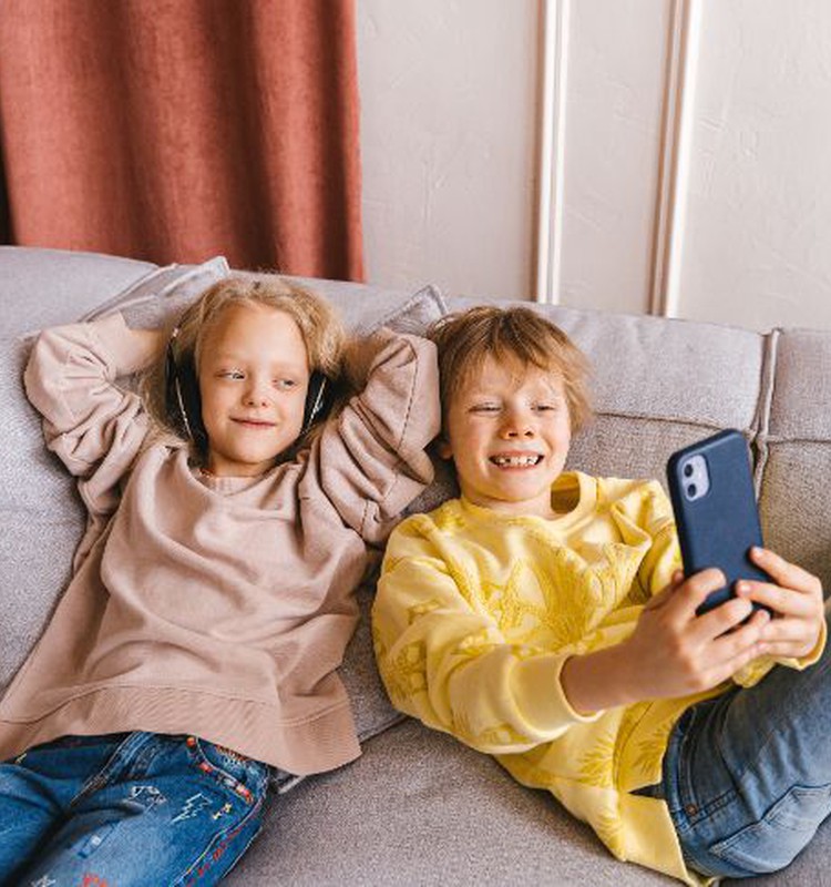Telefonai vaikams – kaip išsirinkti pirmąjį?