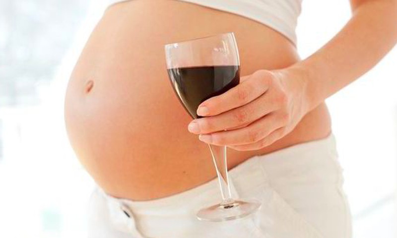 Vyno taurė per dieną - pavojus nėštumui?