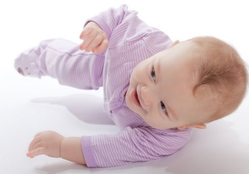 5 mėnesių kūdikis visiškai nenori vartytis: kineziterapeutės patarimai