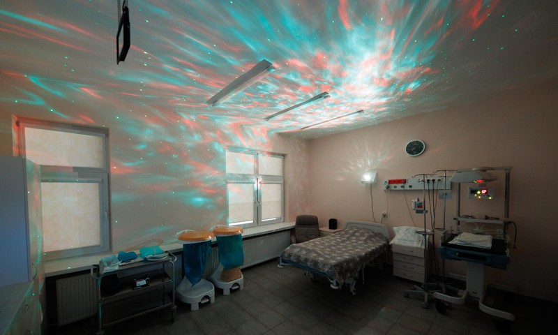 Jonavos ligoninėje kūdikiai gimsta tarsi spalvotam sapne