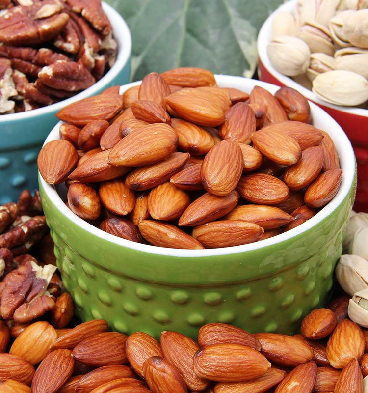 Natūralūs vitaminų lobynai – riešutai 