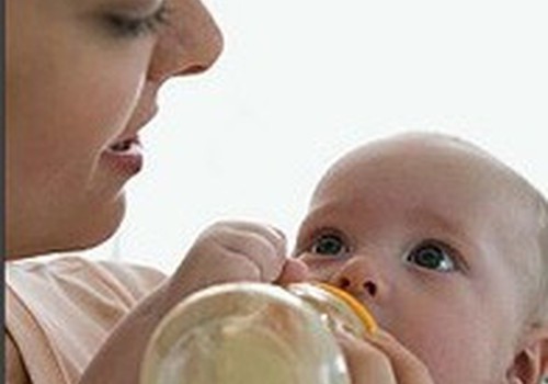 Kiek mišinuko kūdikis turėtų išgerti pirmaisiais mėnesiais?