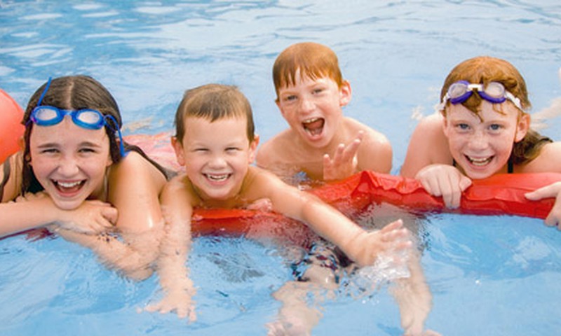 Saugumas su vaikais vandenyje: ką verta atminti?