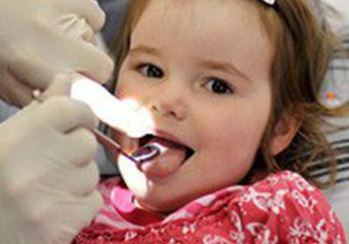 Vaiko dantis reikia pradėti prižiūrėti... prieš pastojant