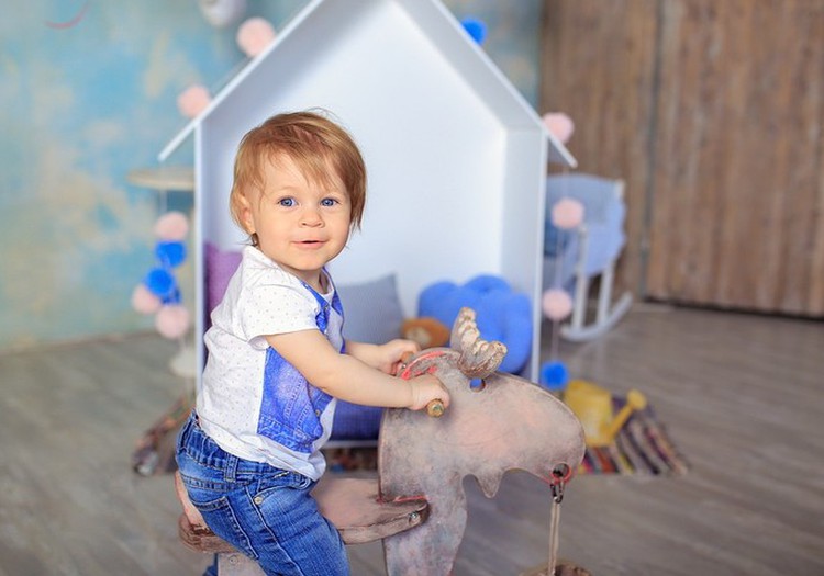 7 žaidimų idėjos, kai vaikas dar nori žaisti, bet mama jau pavargo