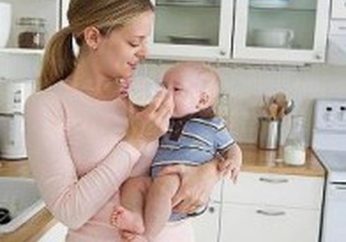 Kiek kartų per parą turėtų valgyti 2 mėnesių kūdikis?