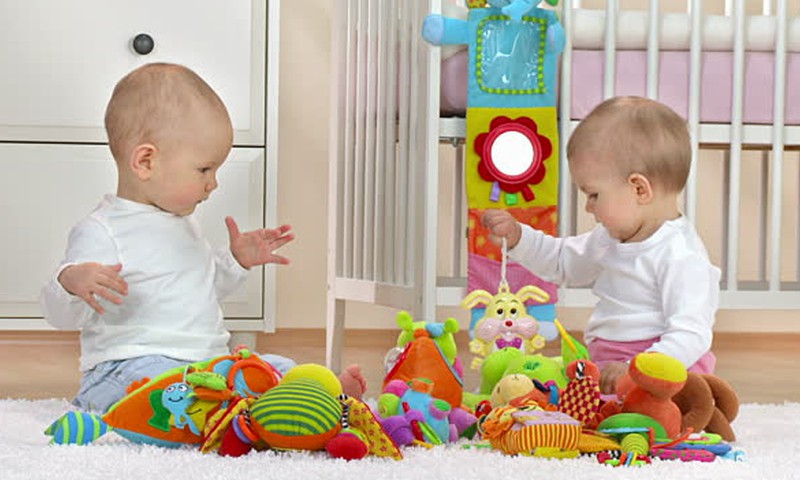 Kaip tinkamai parinkti žaislus 1-3 metų amžiaus vaikams?