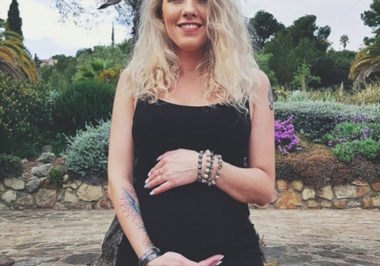 Atlikėja Anžela savo sūnų pavadino itin retu vardu