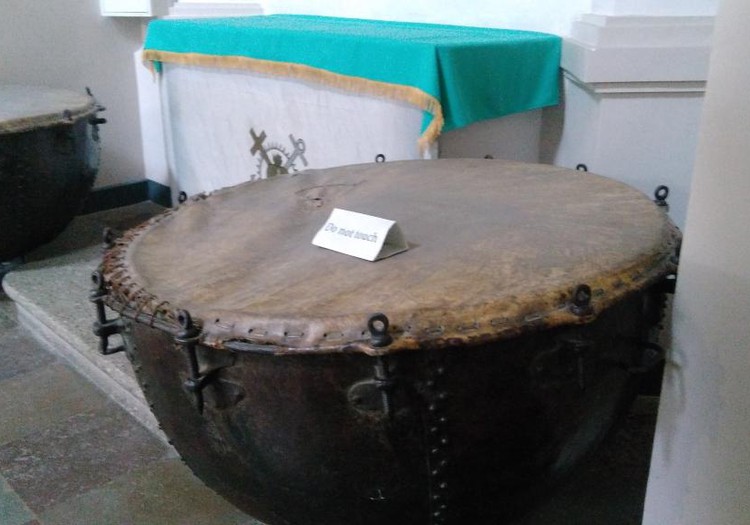 Šv. Petro ir Povilo bažnyčios timpanų legendos.