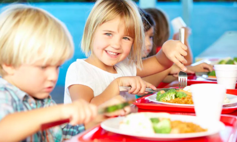 Mokykla nepakeis vaikų mitybos įpročių