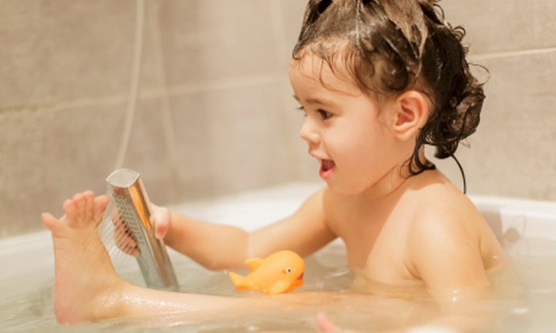 Apklausa: trečdalis Lietuvos tėvų skiria per mažai dėmesio vaiko higienai