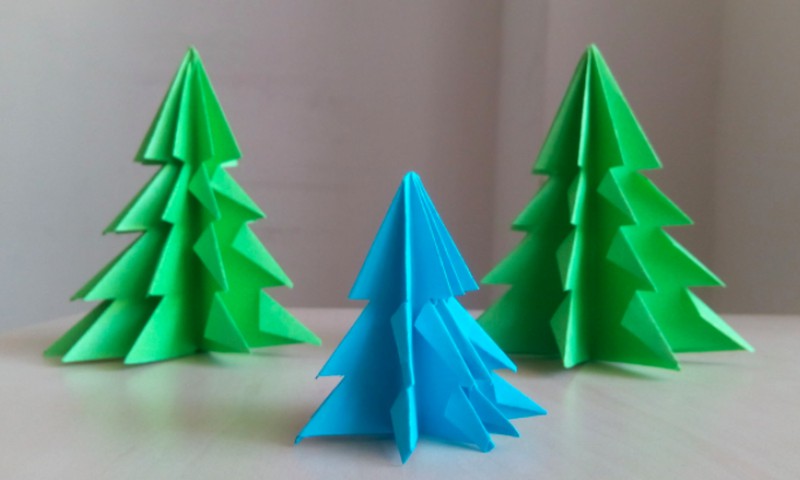 Gaminame Kalėdų eglutes iš popieriaus: 6 idėjos