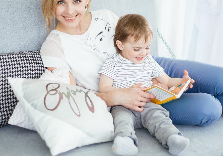 Versli mama Sabina kuria baldus iš europadėklų