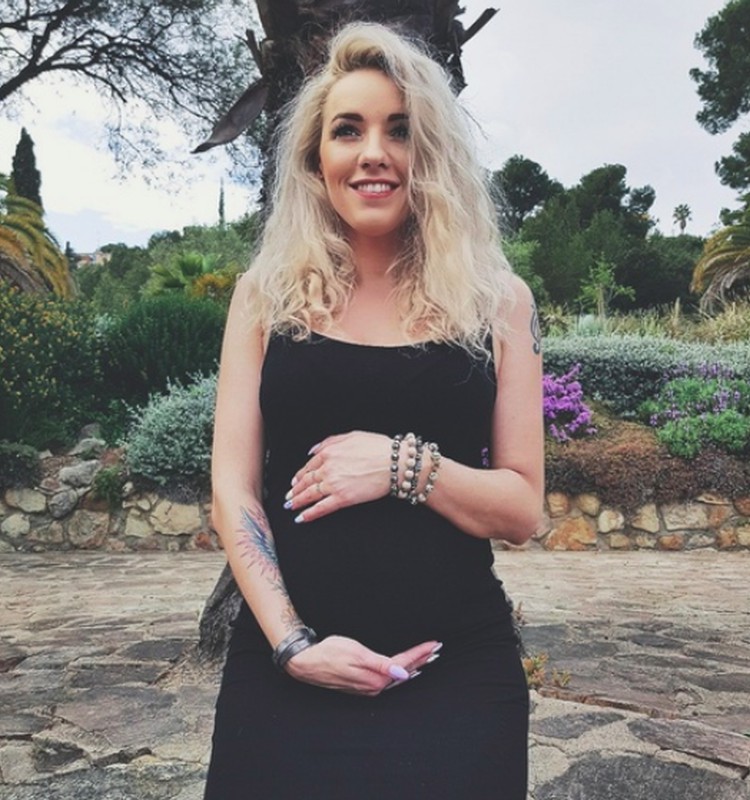 Atlikėja Anžela savo sūnų pavadino itin retu vardu